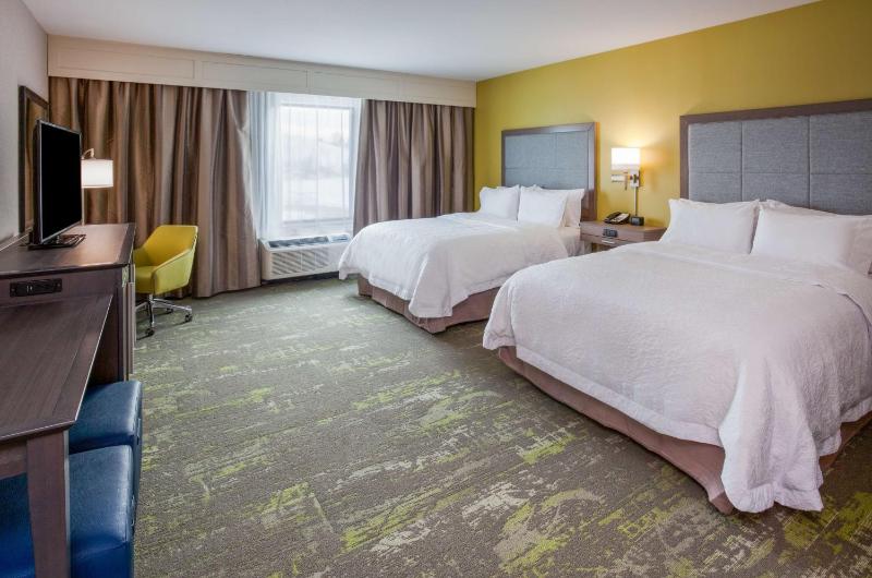 Queen Room with Two Queen Beds - Mobility and Hearing Access/Non-Smoking image 1