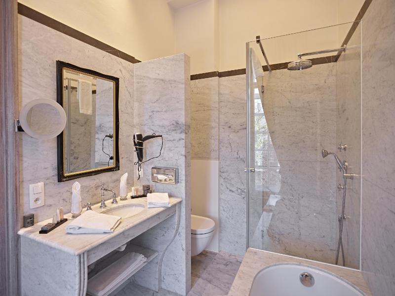 Royal Executive Room with Canal View image 3