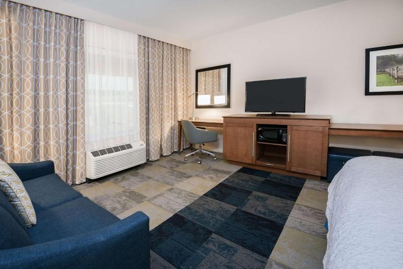 King Room with Sofa Bed - Non-Smoking image 1