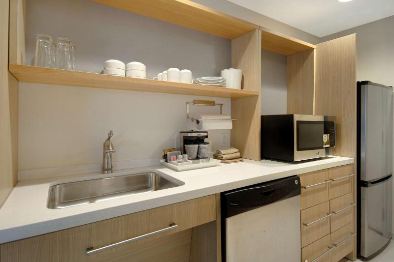 King Studio Suite - Mobility Access/Non-Smoking image 3