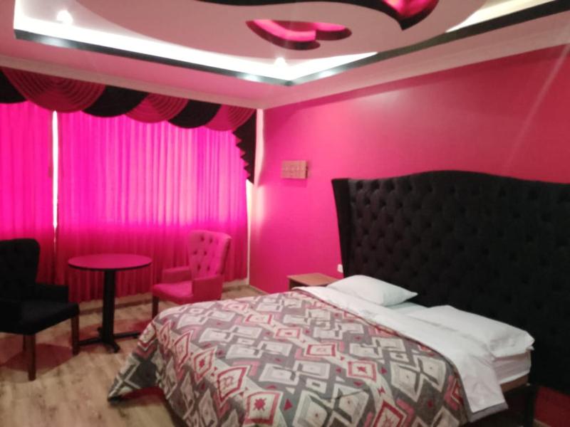 Standard Queen Room image 2