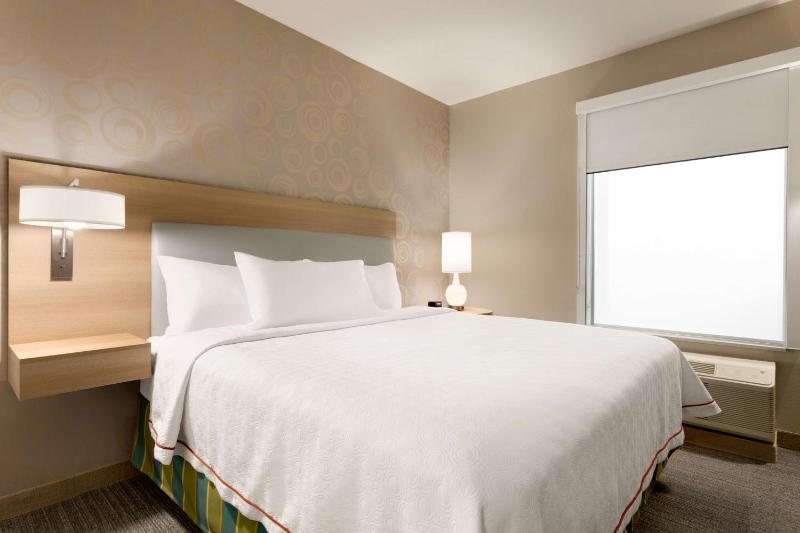 One-Bedroom King Suite - Non-Smoking image 4