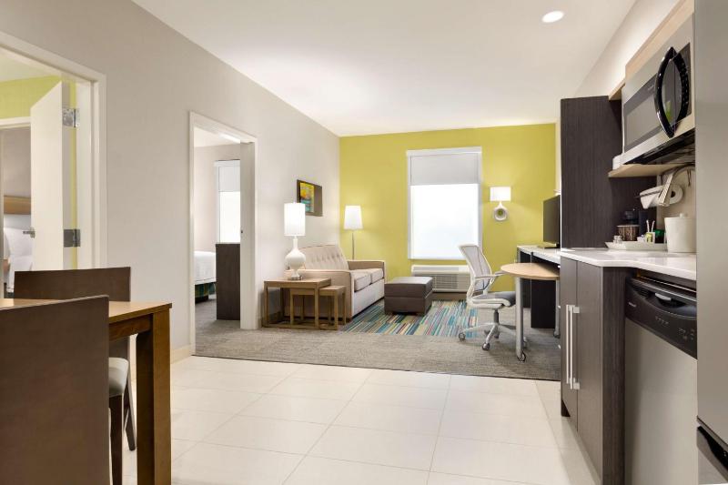 One-Bedroom King Suite - Non-Smoking image 3