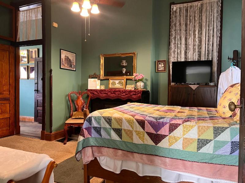 Mansion on The Mile B&B - image 23