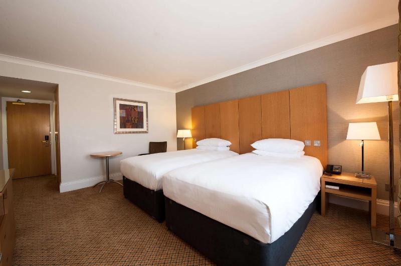 Twin Room image 1