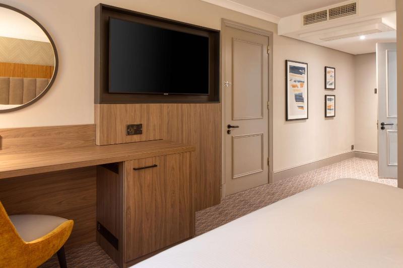 Queen Room - Mobility Access image 3