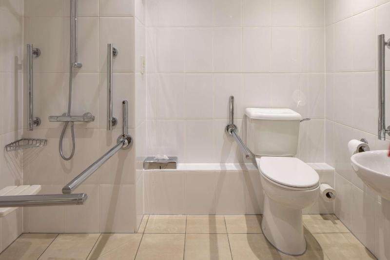 DoubleTree by Hilton Southampton - image 24