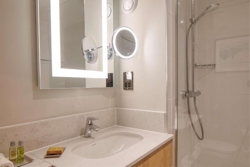 DoubleTree by Hilton Southampton - image 6