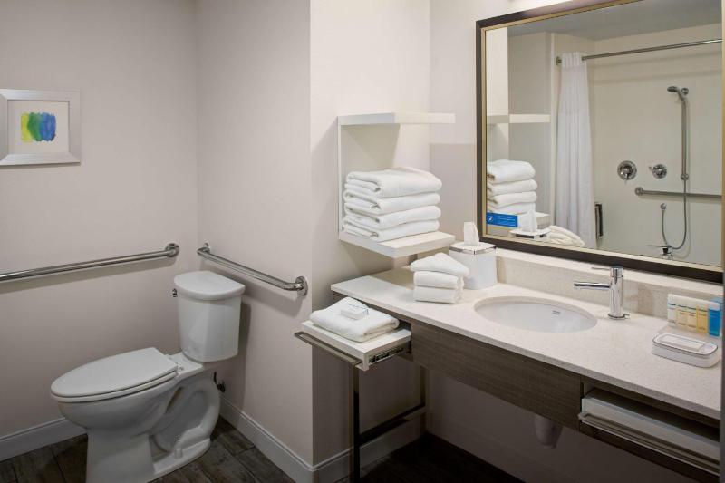 King Room - Mobility Access/Non-Smoking image 3