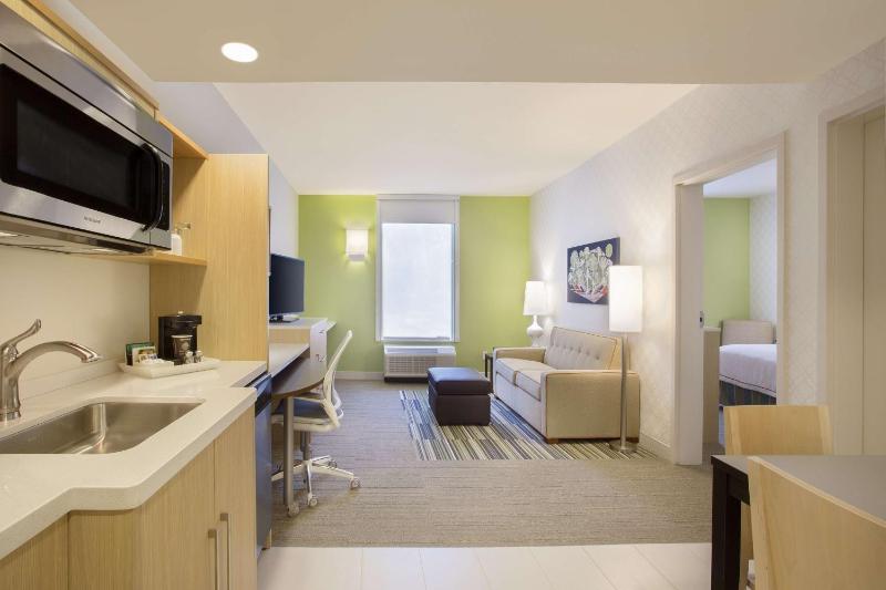 One-Bedroom King Suite - Non-Smoking image 3
