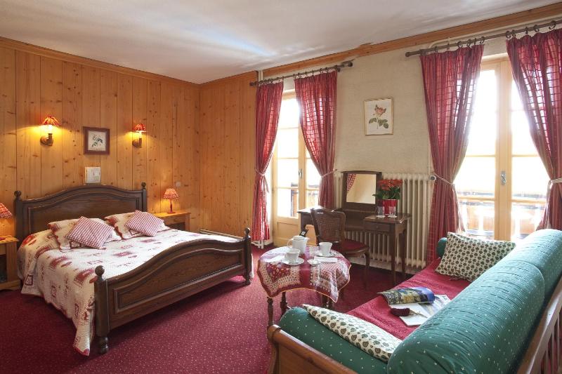 Quadruple Room image 3