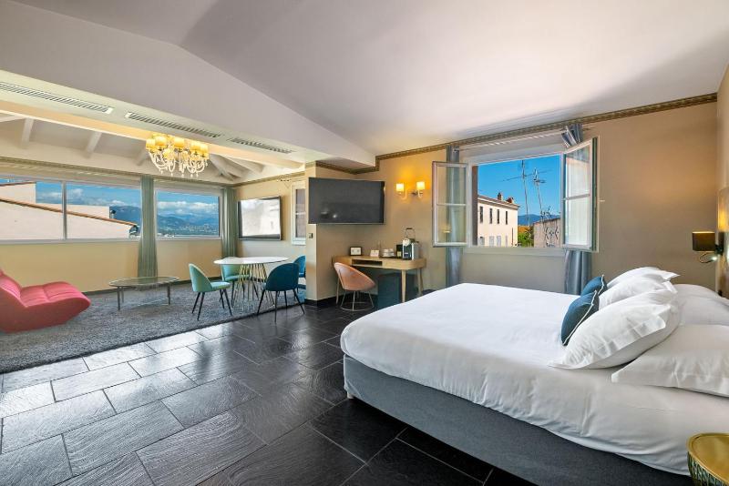 Junior Suite image 3