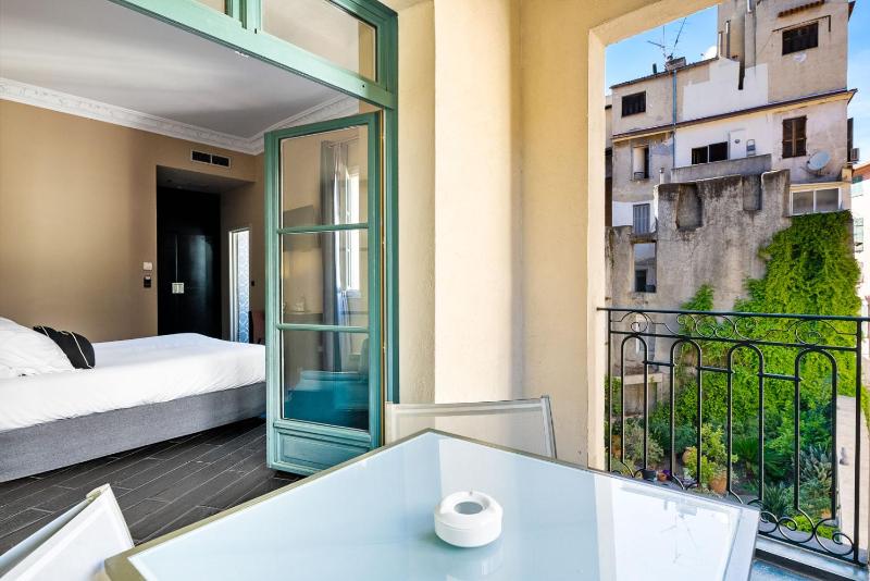 Superior Double Room with Terrace image 4