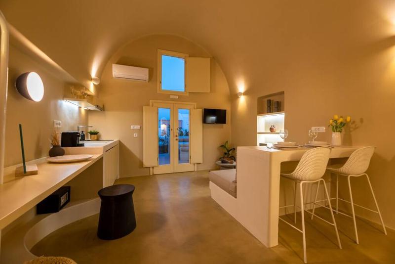 Rockhill Luxury Suite Imerovigli - image 13