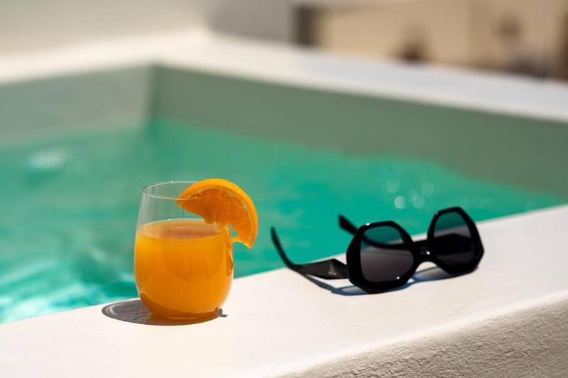 Rockhill Luxury Suite Imerovigli - image 14