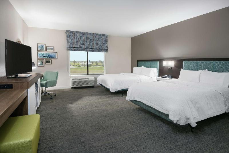 Queen Room with Two Queen Beds - Mobility and Hearing Access/Non-Smoking image 1