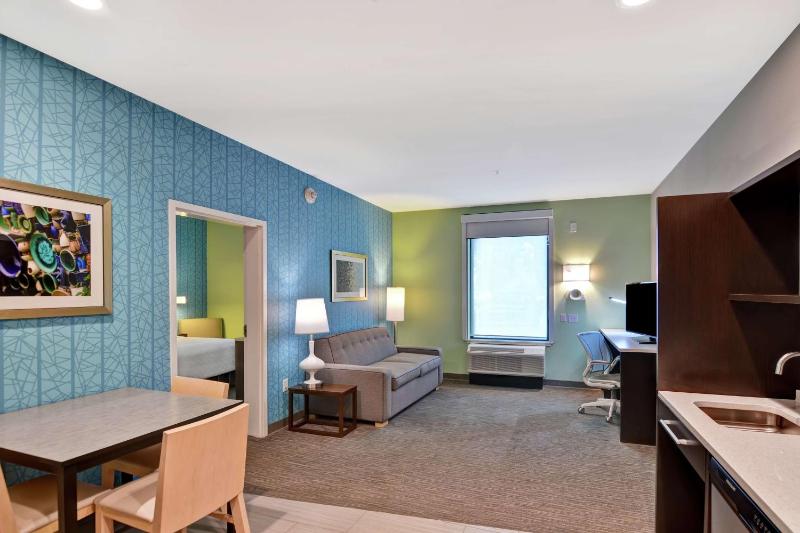 One-Bedroom King Suite - Non-Smoking image 1