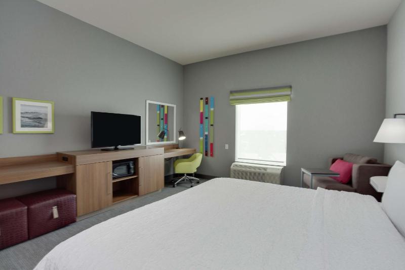 King Room - Non-Smoking image 3