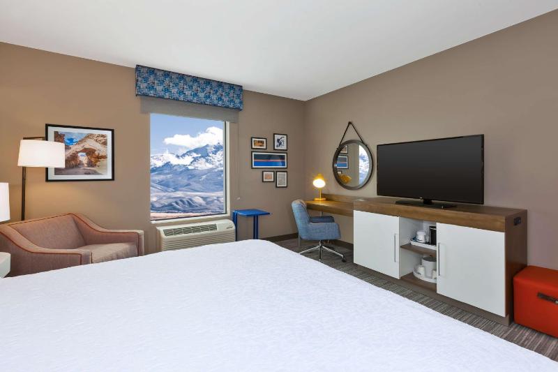 King Room - Non-Smoking image 3