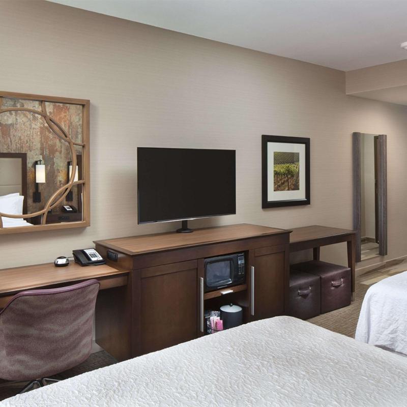Queen Room with Two Queen Beds - Non-Smoking image 1