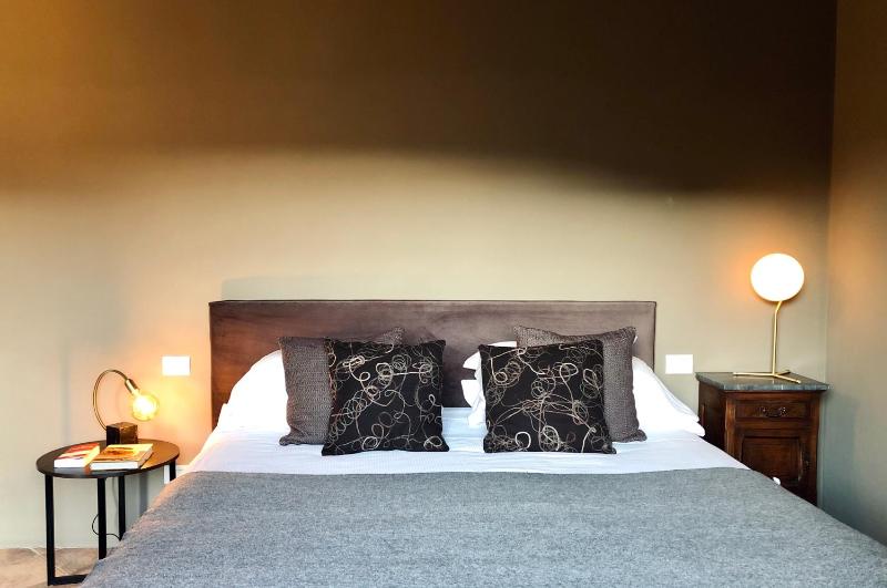 King Suite with Private Garden image 4