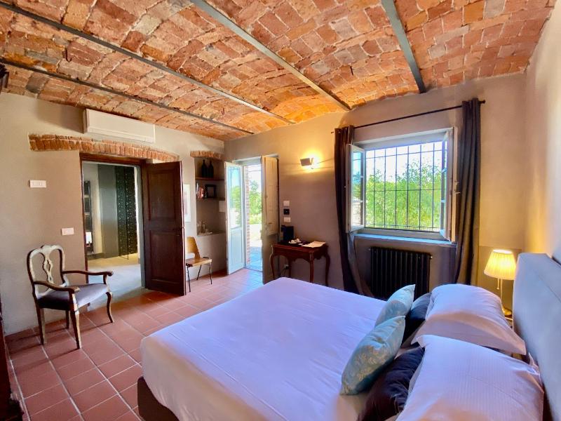 Double Room with Garden View image 1