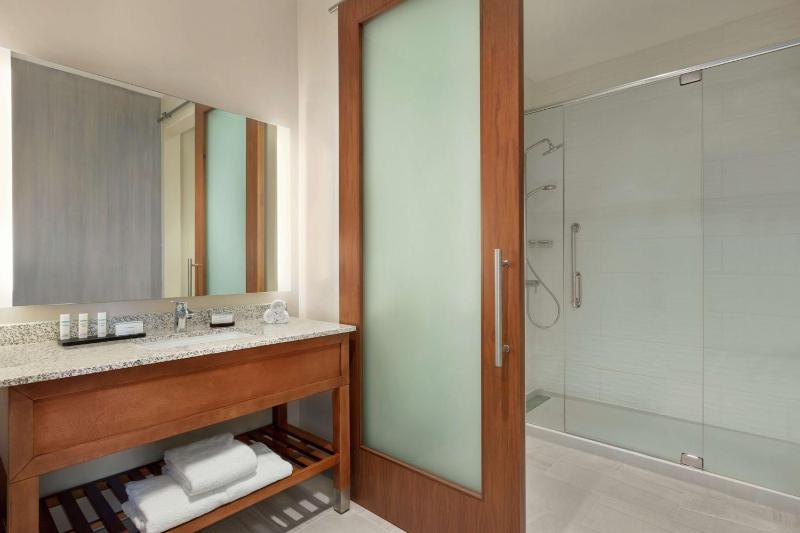 Two-Room King Suite image 3