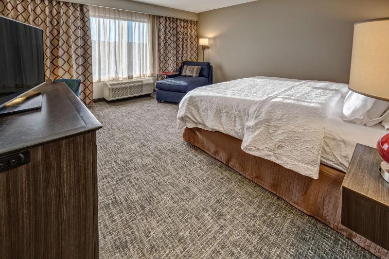 King Room image 3