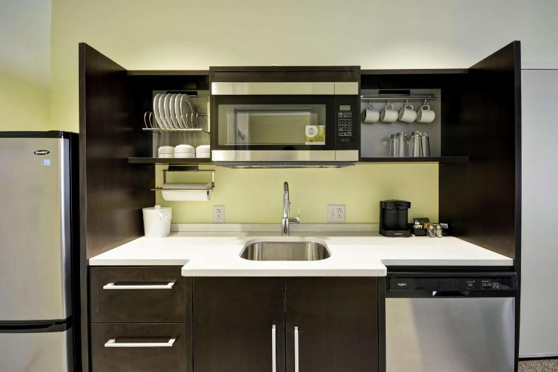One-Bedroom King Suite - Non-Smoking image 4