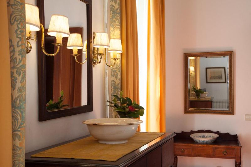 Double Room with Garden View image 4