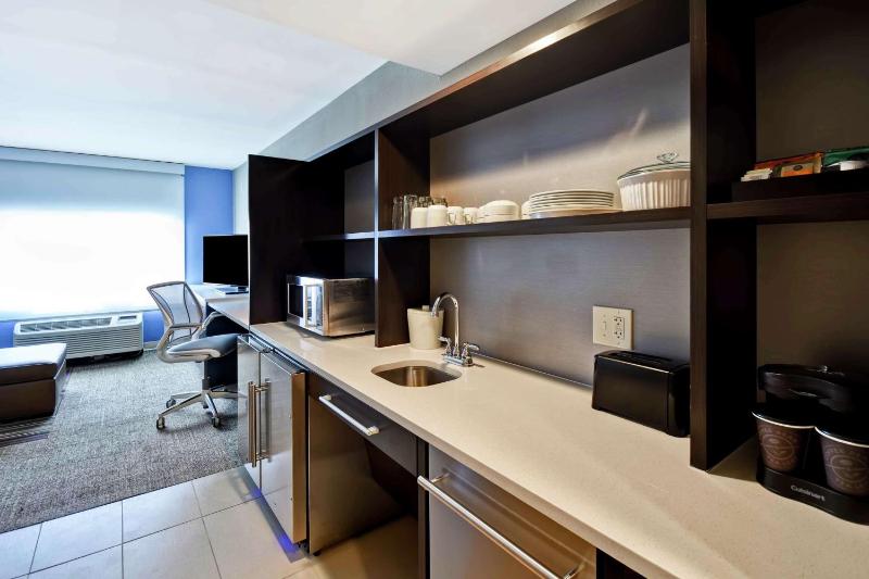 King Studio Suite - Hearing Access/Non-Smoking image 3