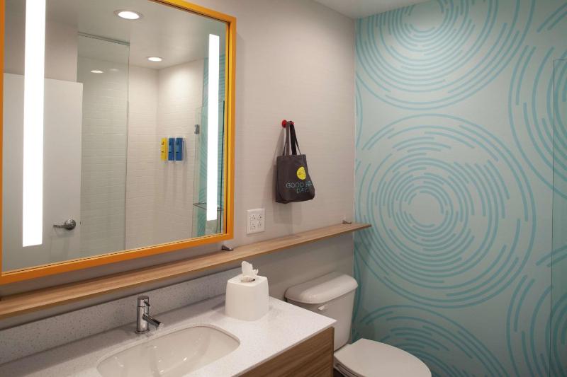 King Room image 2