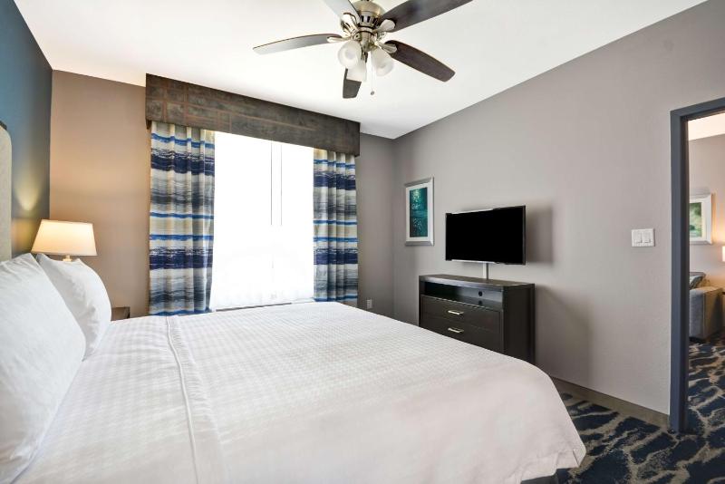 One-Bedroom King Suite - Non-Smoking image 3