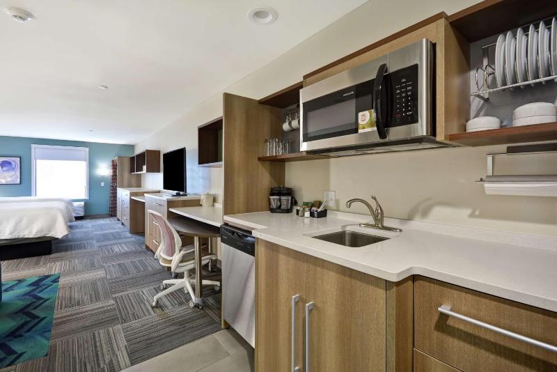 Studio Suite with Two Queen Beds - Hearing Access/Non-Smoking image 4