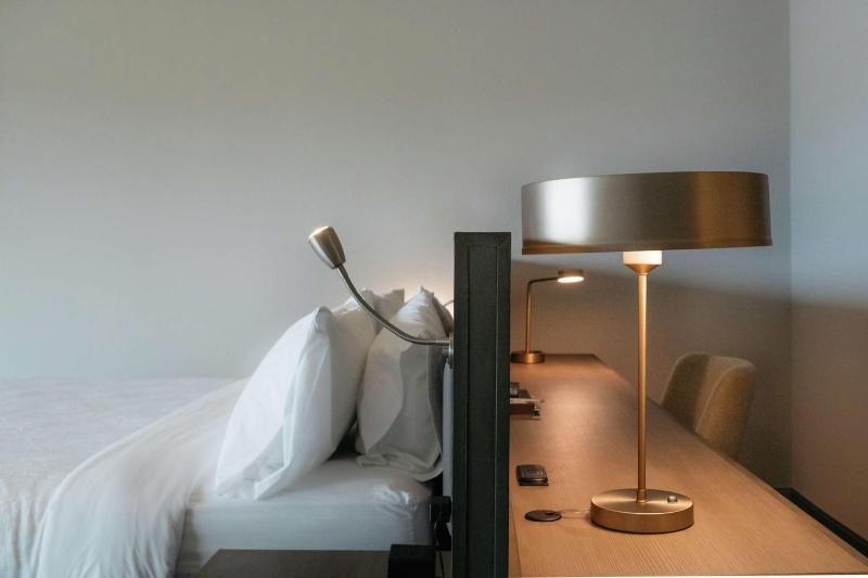 Deluxe King Room - Mobility Access image 3