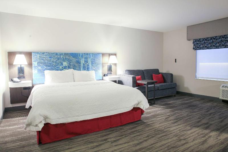 King Room with Sofa Bed - Non-Smoking image 4