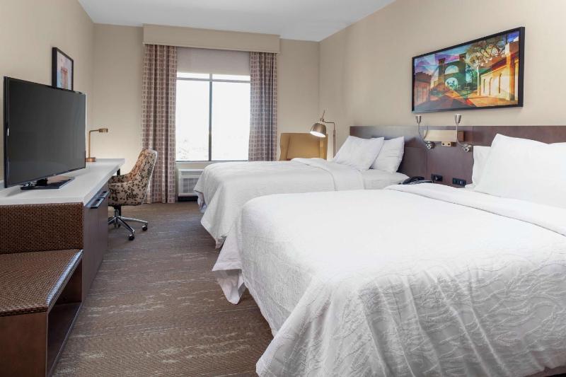 Queen Room with Two Queen Beds image 3