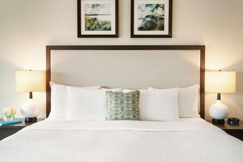 King Room with River View image 3