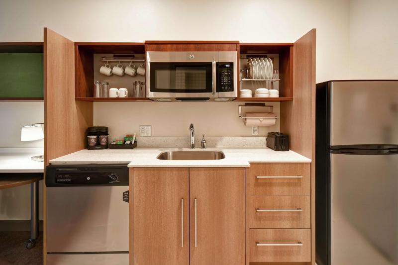 One-Bedroom King Suite - Non-Smoking image 4