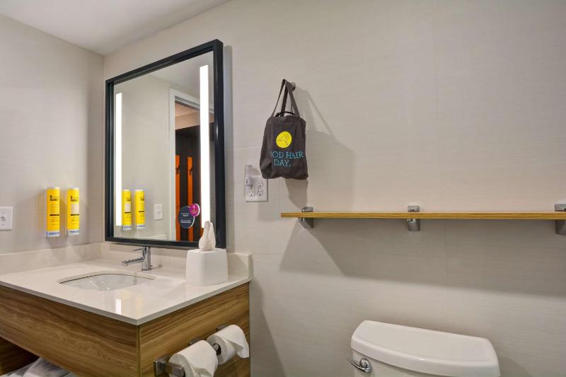 King Room image 2