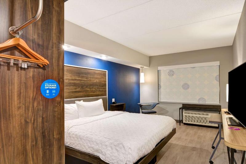 King Room image 3