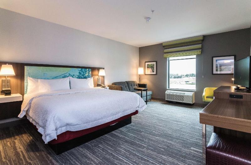 King Room with Sofa Bed image 1