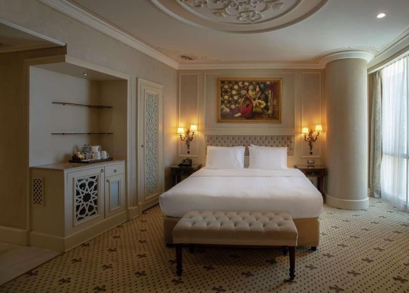 Queen Room image 1