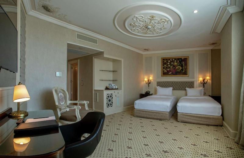Twin Room image 1