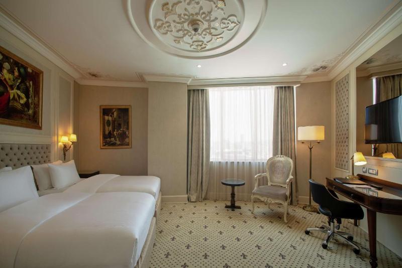 Twin Room image 3