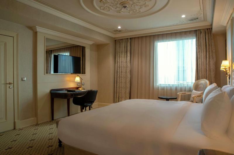 One-Bedroom King Suite image 4