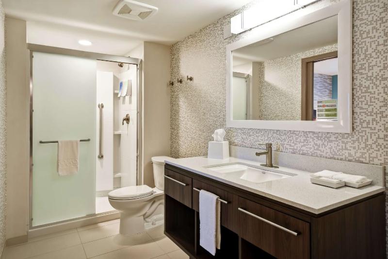 One-Bedroom King Suite - Non-Smoking image 2