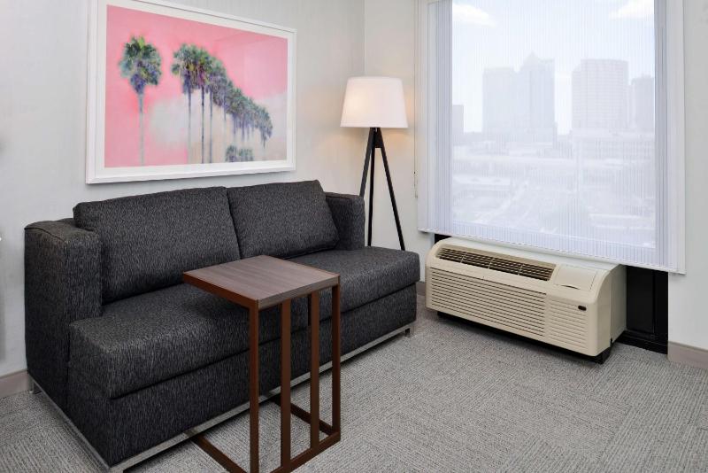 King Room image 3
