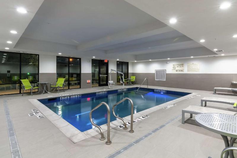 Hampton by Hilton Dallas East - image 11