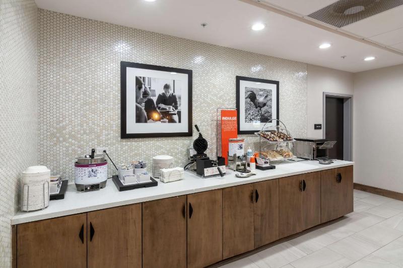Hampton by Hilton Dallas East - image 15